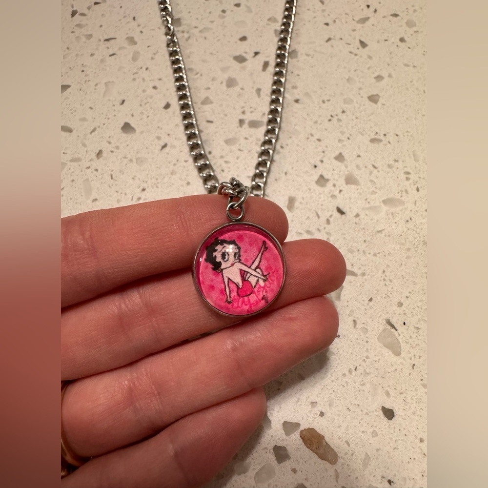 Silver Metal Pink Betty Boop Pendant Neclace